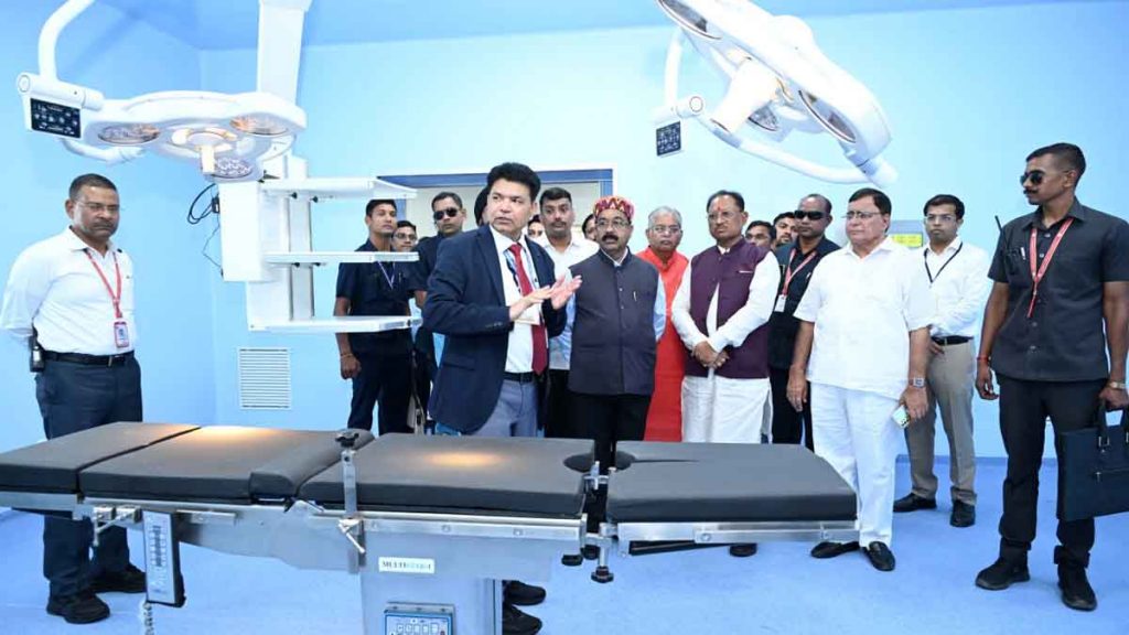 Chief Minister Sai inspected the newly built 200-bed Multi Super Specialty Hospital of SIMS…