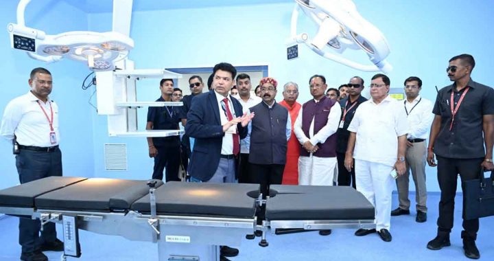 Chief Minister Sai inspected the newly built 200-bed Multi Super Specialty Hospital of SIMS…