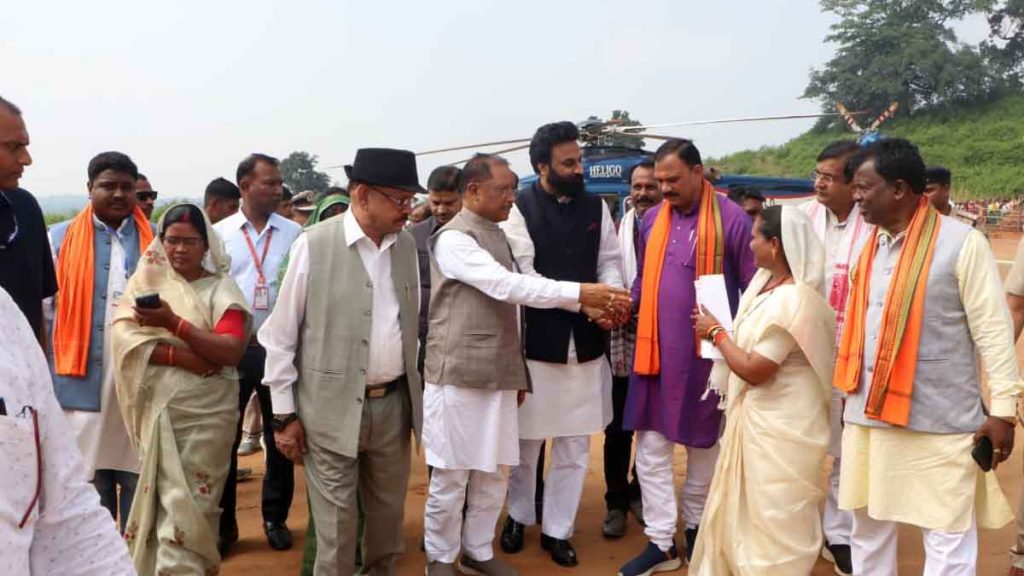 Chief Minister Vishnu Dev Sai reached Silauta in Surajpur district to attend Karma Mahotsav