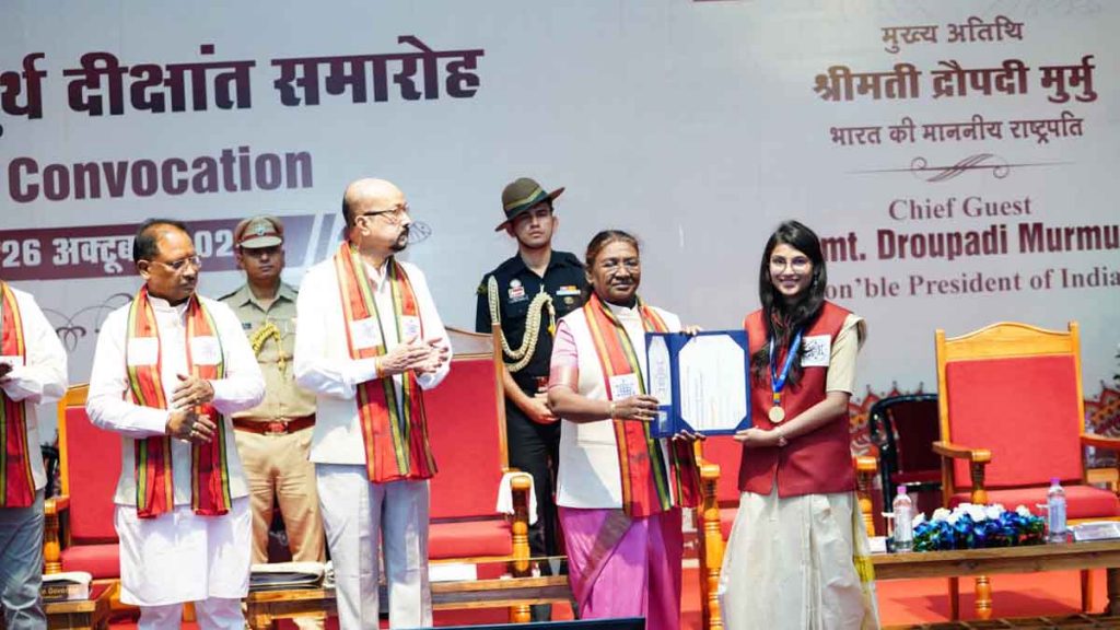 President Murmu gave gold medals to 7 students of IIT Bhilai, 396 students got degrees.