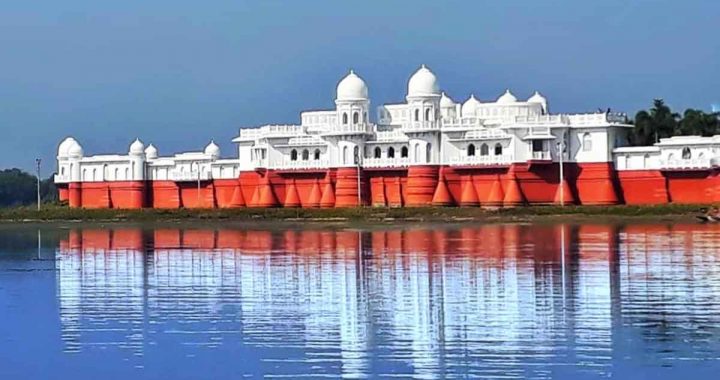 Neermahal is a wonderful blend of Hindu and Muslim architectural styles