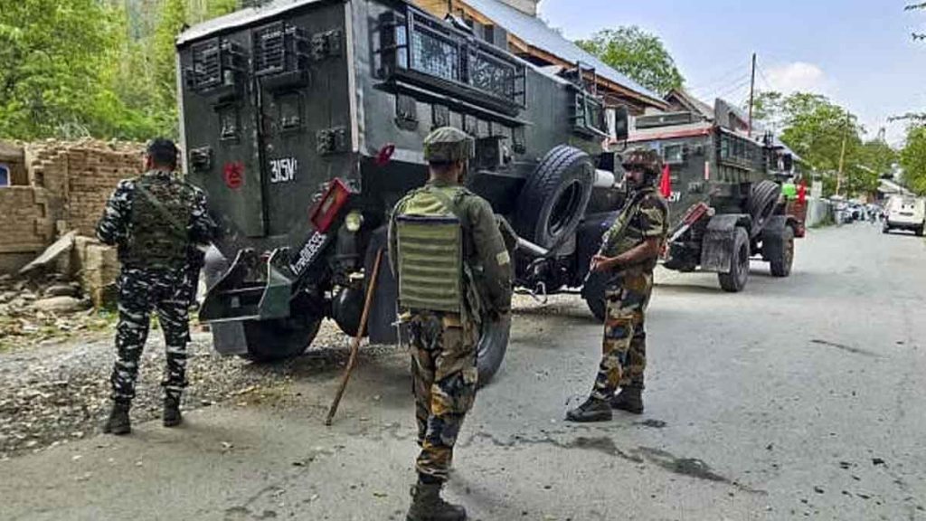 Army's big operation in Jammu and Kashmir; Encounter at 3 places in Anantnag, two terrorists killed