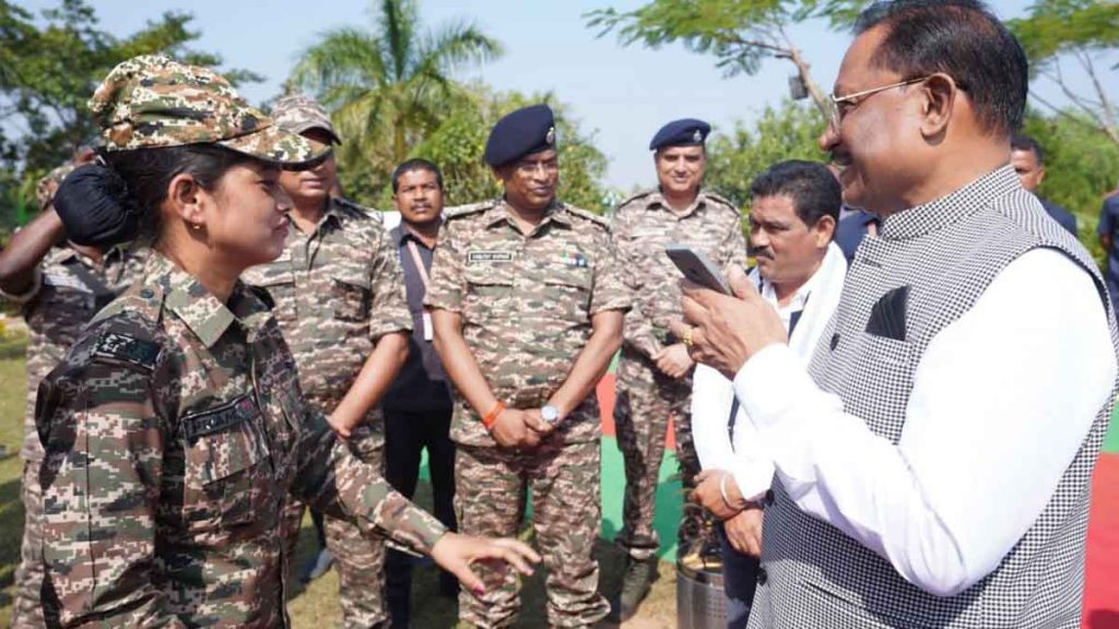 The Chief Minister spoke to the mother of CRPF Bastariya Battalion Jawan Premika Dugga over the phone