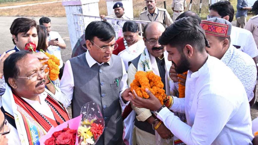 CM Sai participated in 'Mati Ke Veer Padyatra' on the 150th birth anniversary of Lord Birsa Munda