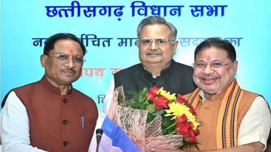 Assembly Speaker Dr. Raman Singh administered the oath of assembly membership to the newly elected MLA Sunil Soni…