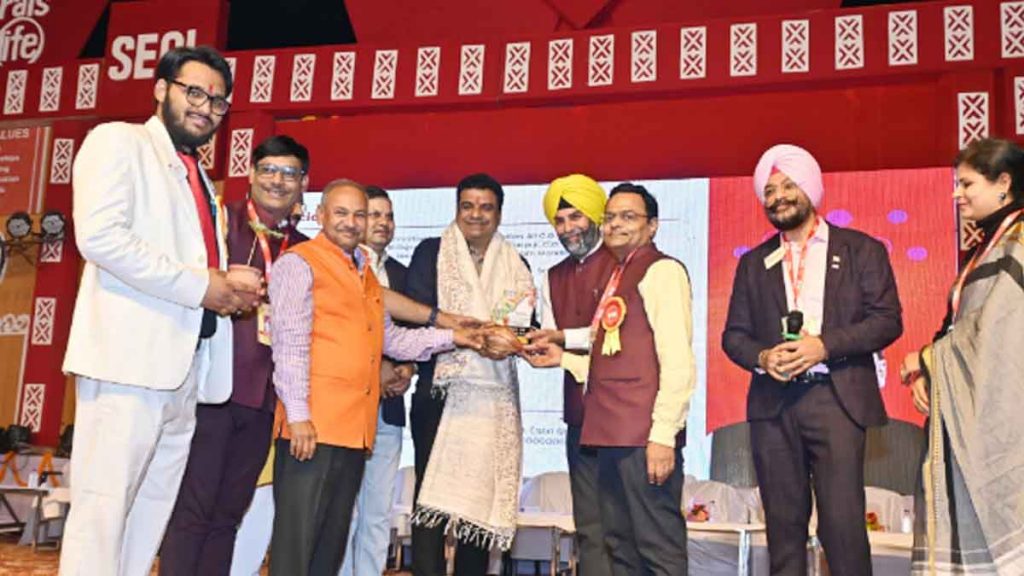 Sarafa Association President Kamal Soni honored with Chhattisgarh Ratna