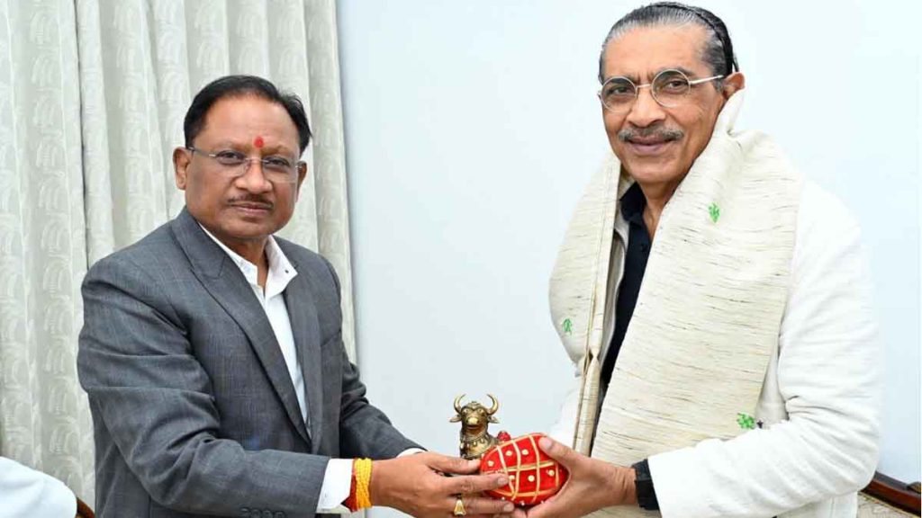 Famous film producer and director Prakash Jha made a courtesy call on Chief Minister Vishnu Dev Sai