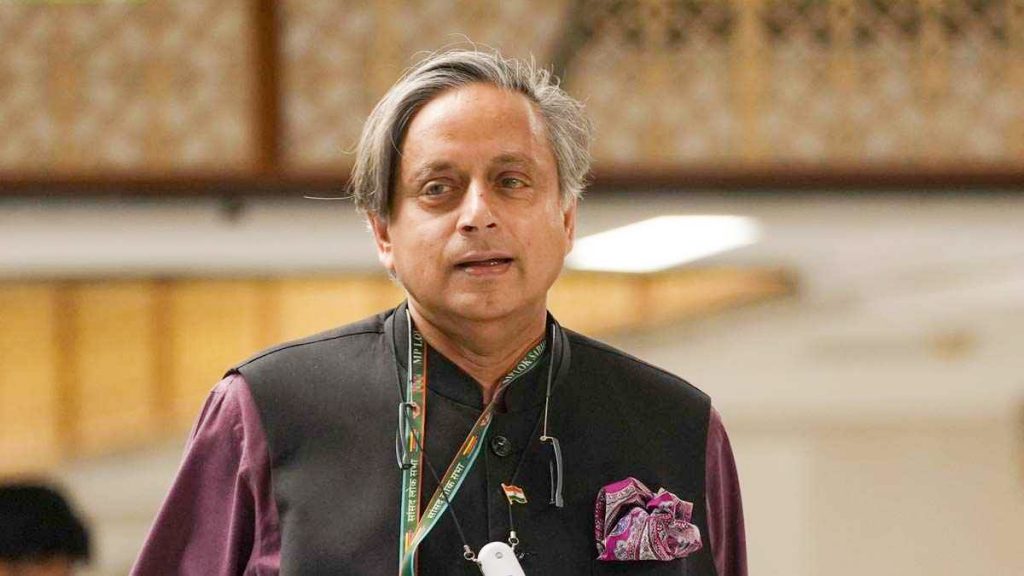 Congress marginalizes Shashi Tharoor