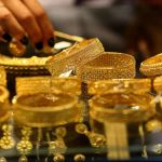 सोना 2000 रुपए सस्ता हुआ; क्या इस समय सोना खरीदना फायदेमंद है, क्या बोले एक्सपर्ट?