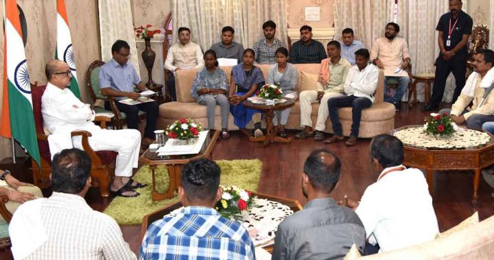 Villagers of Bastar affected by Naxal violence met the Governor, affected people will get all possible help