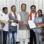 बस्तर को नक्सलवाद से पूर्णतः मुक्त कराने के लिए सरकार पूरी तरह प्रतिबद्ध : CM साय