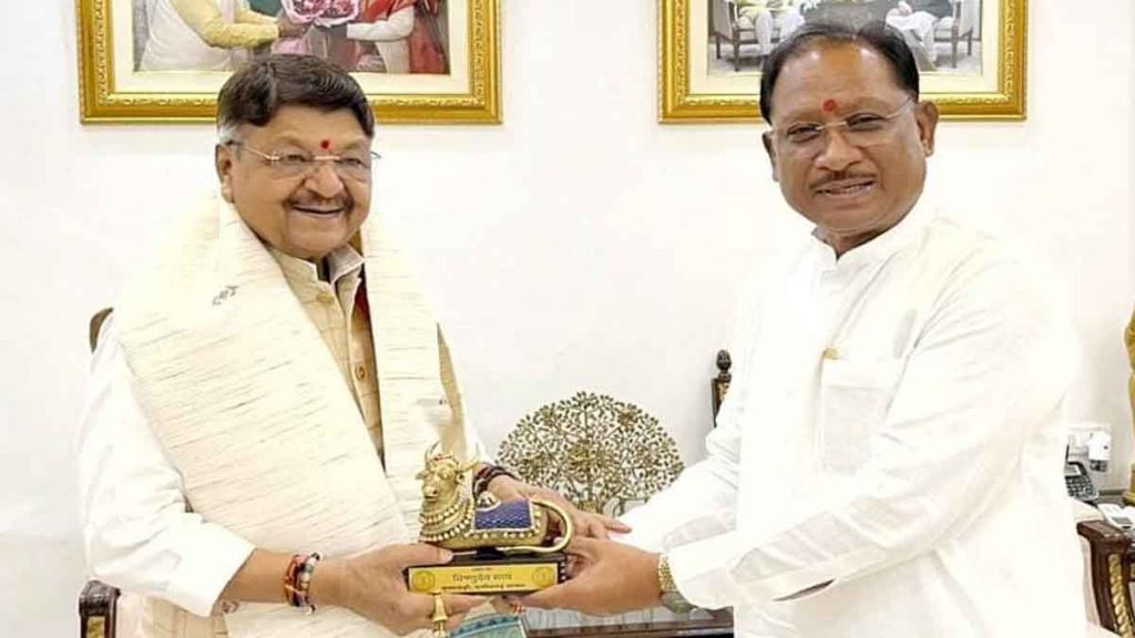 MP Cabinet Minister Kailash Vijayvargiya made a courtesy call on CM Vishnudev Sai