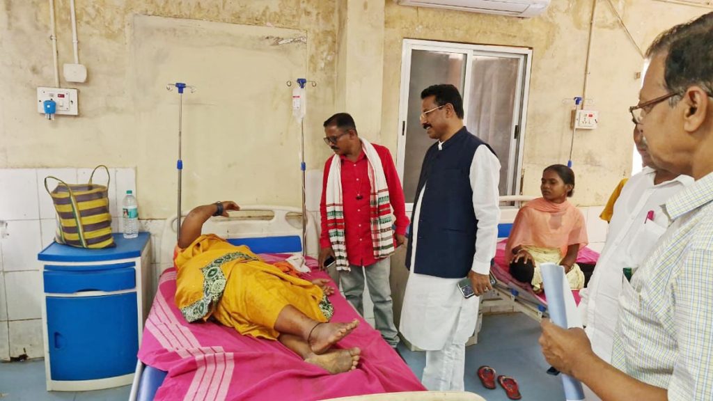 MLA Chaitram Atami reached Barsoor and inspected the Primary Health Center