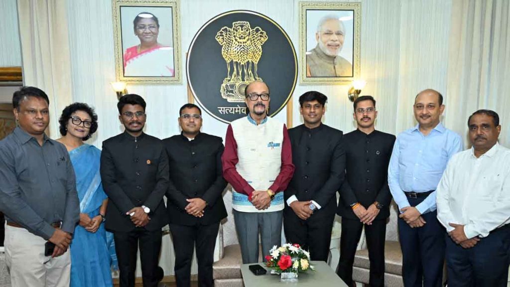 Probationary IAS officers met the Governor and said- work with human sensibilities