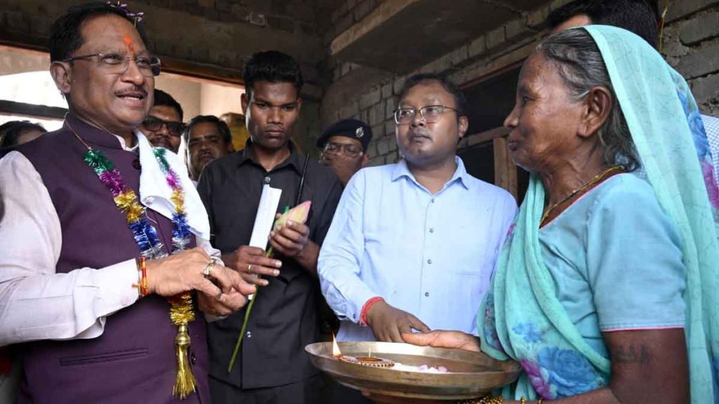 Sushasan Tihar 2025: Villagers' faces lit up on suddenly finding the Chief Minister among them