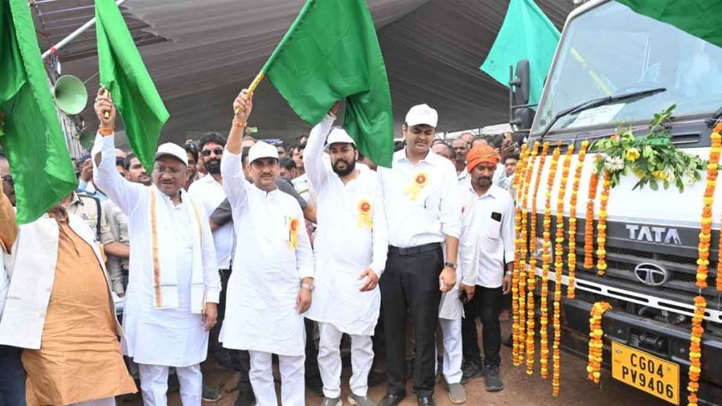 Launch of developed Krishi Sankalp Abhiyan in Chhattisgarh, Chief Minister gave the gift of various development works including health center