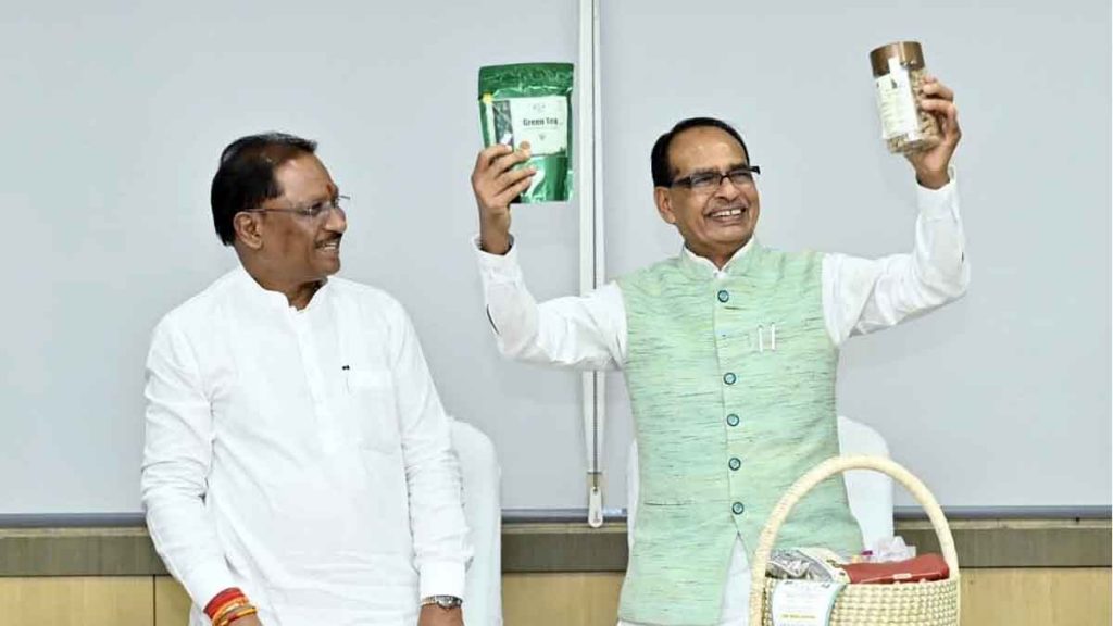 Agriculture Minister Shivraj Singh Chauhan liked Jashpure's products a lot.
