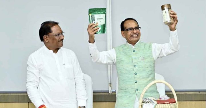 Agriculture Minister Shivraj Singh Chauhan liked Jashpure's products a lot.
