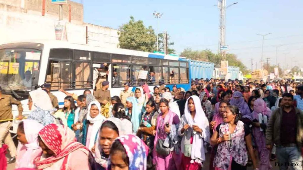 D.Ed-Diploma candidates demanded to start the sixth phase of counseling for assistant teacher