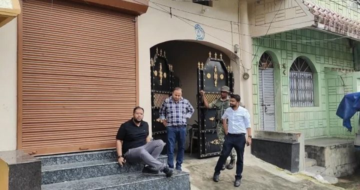 Income tax team continuously raids in Chirmiri