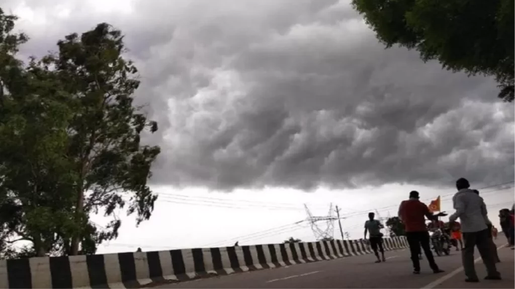 Clouds will rain with thunder and lightning in Chhattisgarh today!