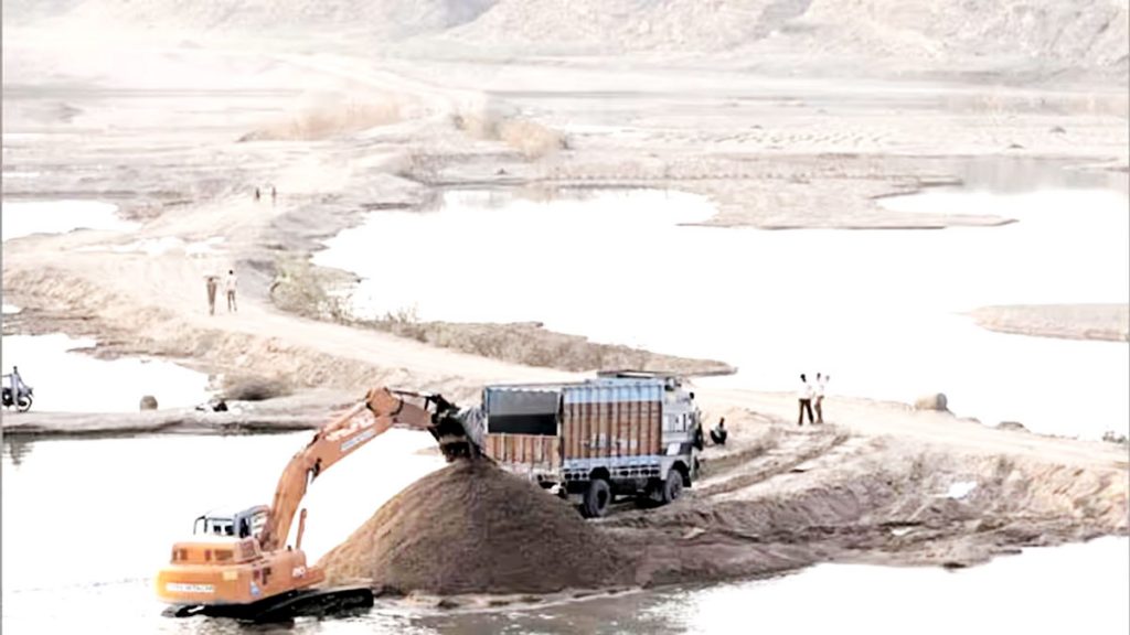 It is necessary to rein in the sand mafia