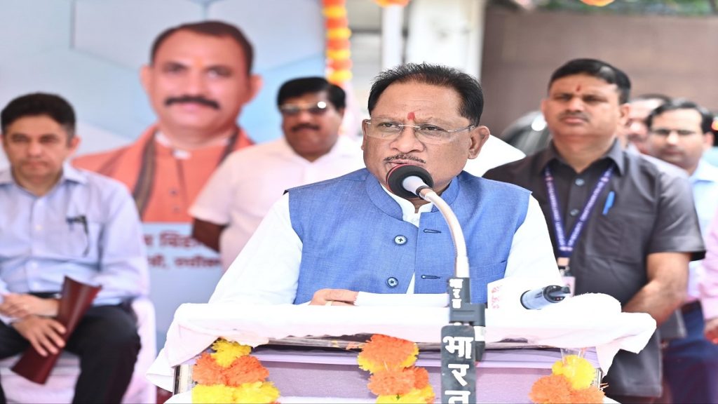 Chhattisgarh Health Services: New chapter of health services in Chhattisgarh… 151 new vehicles dispatched for field staff… 851 new ambulances will be available soon…