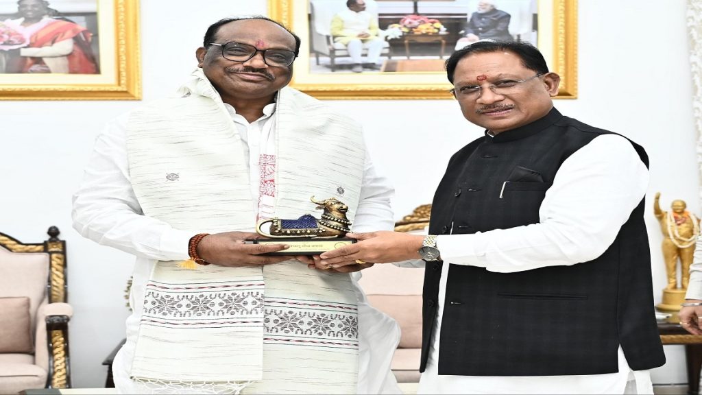 Courtesy visit of Union Minister of State for Tribal Affairs Durga Das Uikey to Chief Minister Vishnu Dev Sai