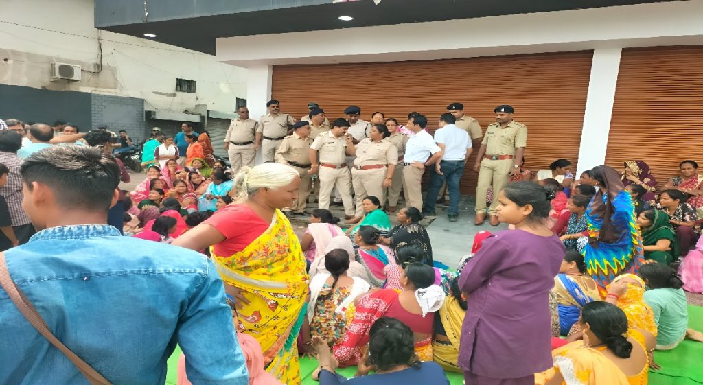 Liquor Shop Protest in Chhattisgarh