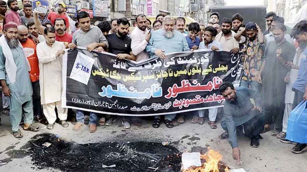 Pakistan on the brink of civil war