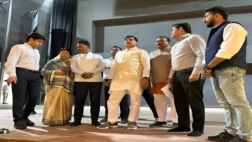 CM Gopal Mandir Visit Indore
