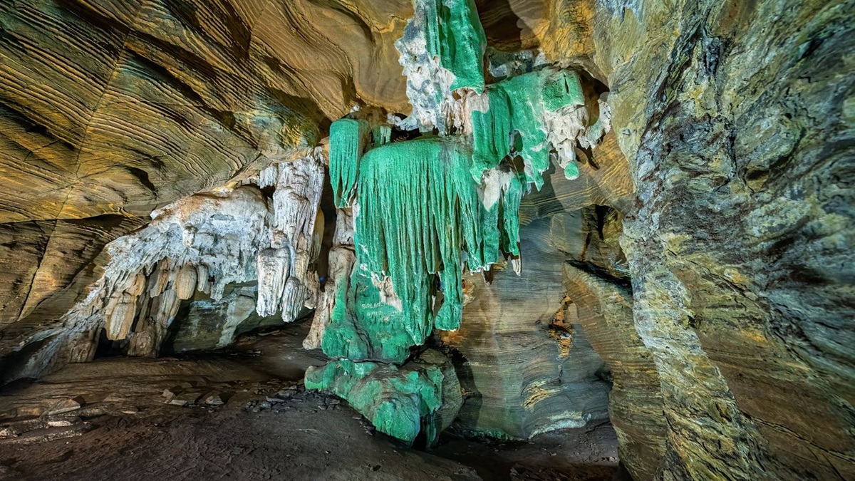 Kanger Valley Green Cave