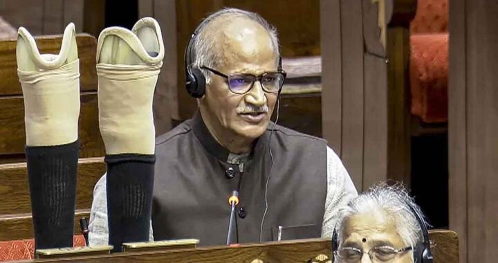 Silence in the House! The BJP MP took off his artificial leg on the bench.