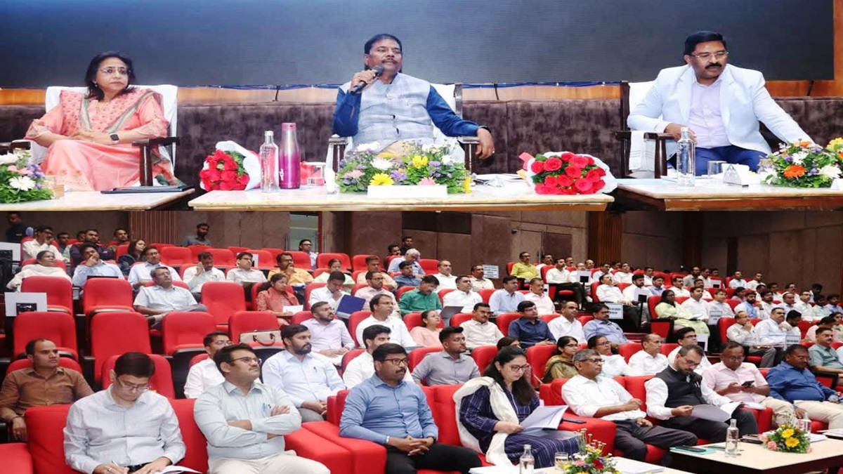 Kedar Kashyap Forest Minister