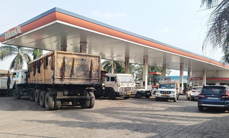 Heavy vehicles occupy retail pumps, slowing Korba's pace, with 2,000 vehicles on the road sale on the verge of stalling