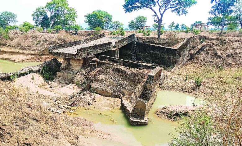 The system eclipses the respect for the dead: Khamharia villagers have been unable to reach the crematorium for four years