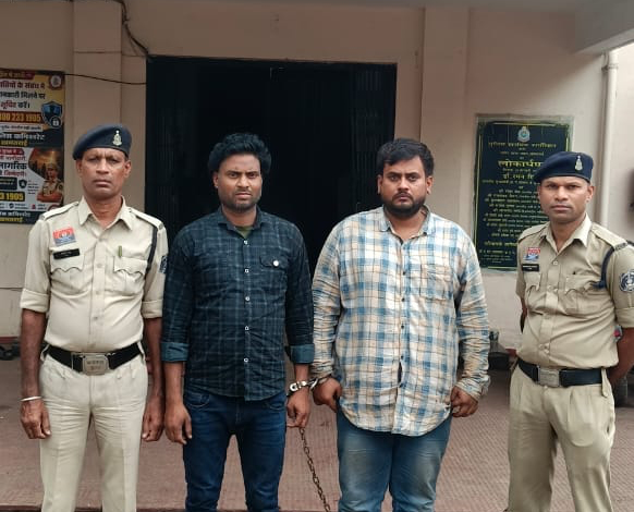 Passenger’s pocket picked of ₹21,000 after a person in an auto-rickshaw feigned vomiting; two arrested